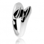 Stříbrný prsten, linie se dvěma špičatými konci 