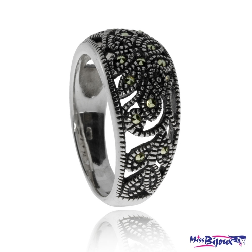 Stříbrný prsten s markazity - Motiv s lístky
