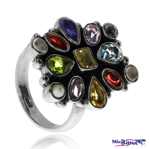 Stříbrný prsten s různě barevnými polodrahokamy