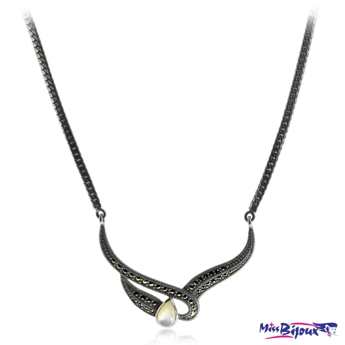 Stříbrný náhrdelník s markazity a perletí, dvě vlnité linie