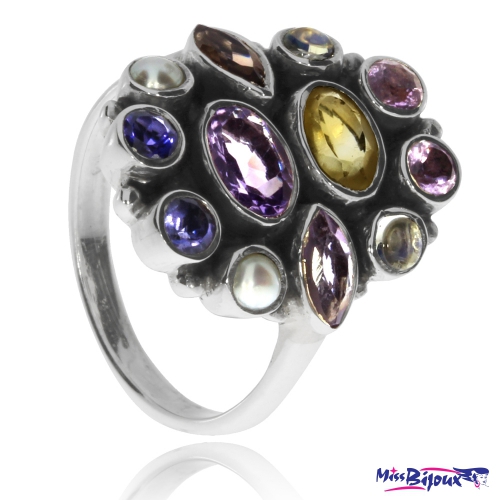 Stříbrný prsten s přírodními kameny různých barev