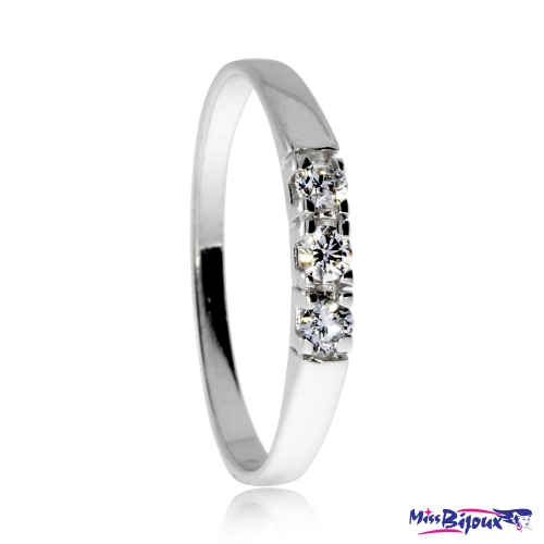 Stříbrný rhodiovaný prsten ARETE se třemi diamanty o celkové hmotnosti 0,15 ct