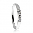 Stříbrný rhodiovaný prsten ARETE se třemi diamanty o celkové hmotnosti 0,15 ct