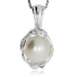 Stříbrný přívěsek - Kulatá perla v nepravidelném lůžku